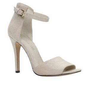 ALDO CREAM SUEDE ANKLE STRAP HEELS SZ.7.5 EUC.